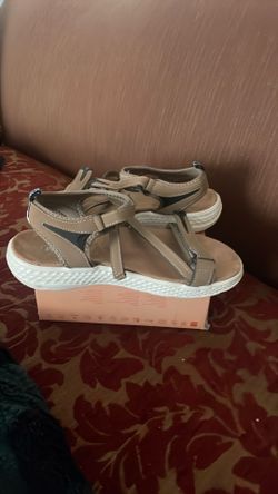 Proper Women’s Sport Sandals,size9.5,Excellent condition.
