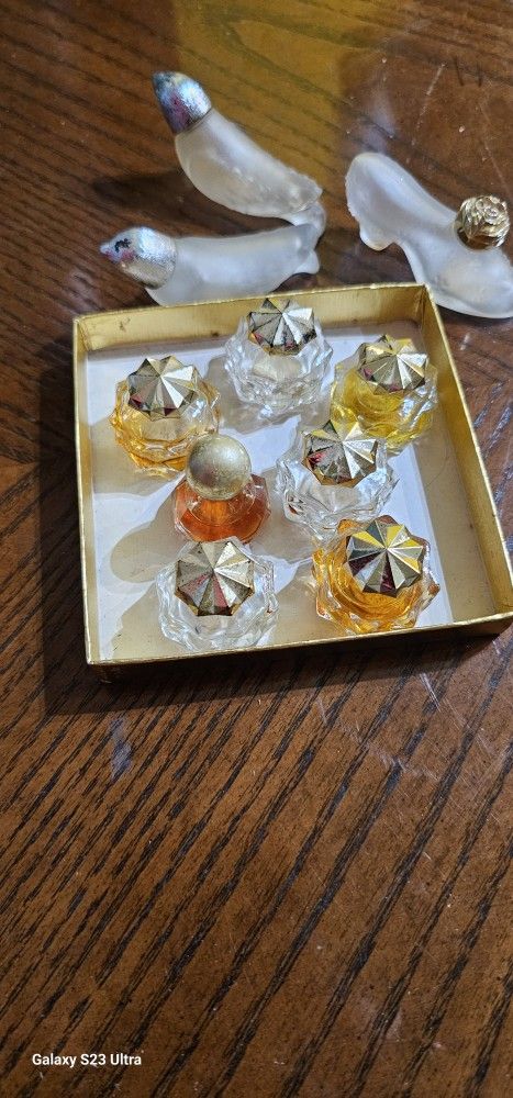 Vintage Avon Glass Little Bottle Price For All Some Full Most Empty