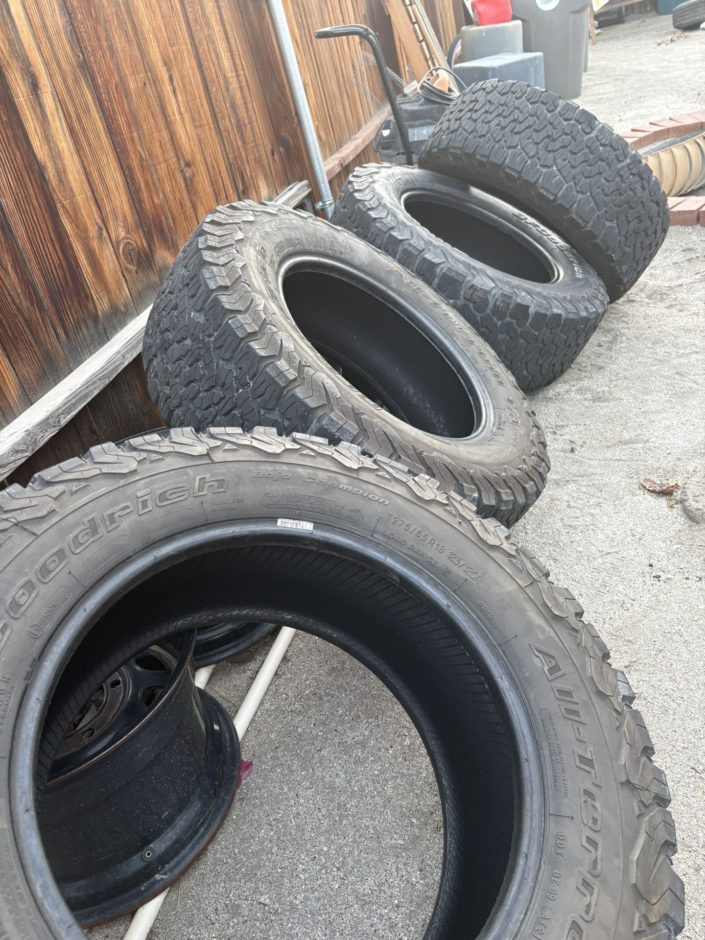 275x18” BFG Fare Tread  75-80% $350 Obo