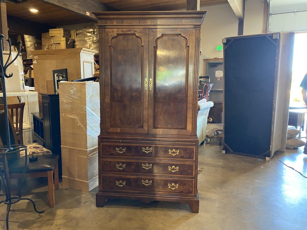 HENREDON Aston Court Armoire