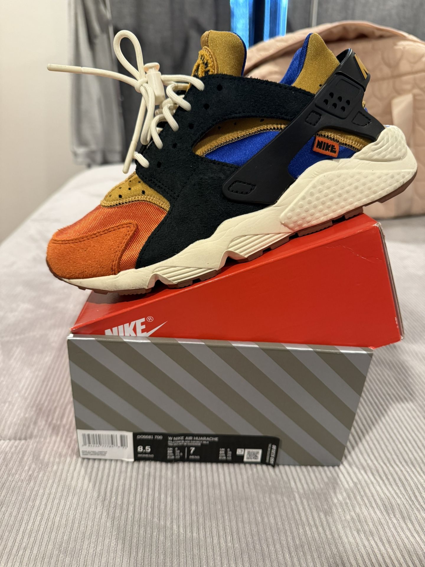 Nike Huaraches Multi Color Size 8.5 Women $45Or Best Offer