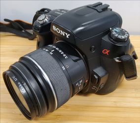 Sony DSLR-A500 12.3 MP Digital Camera SLR w 18-55mm  AF Zoom Lens