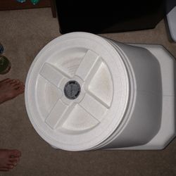 Like New Pet Food Container