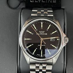Glycine men watch