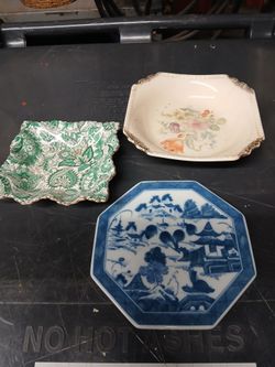 Three Porcelain Pieces (trinket dishes & decorative plate)