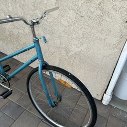 Vintage Schwinn beach cruiser women’s 26 inch wheels