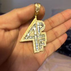 14k Gold Fill Diamond Pendant  4pf “4pocketsFull