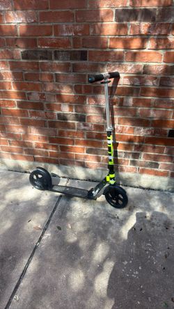 Like New Micro Classic Black Scooter