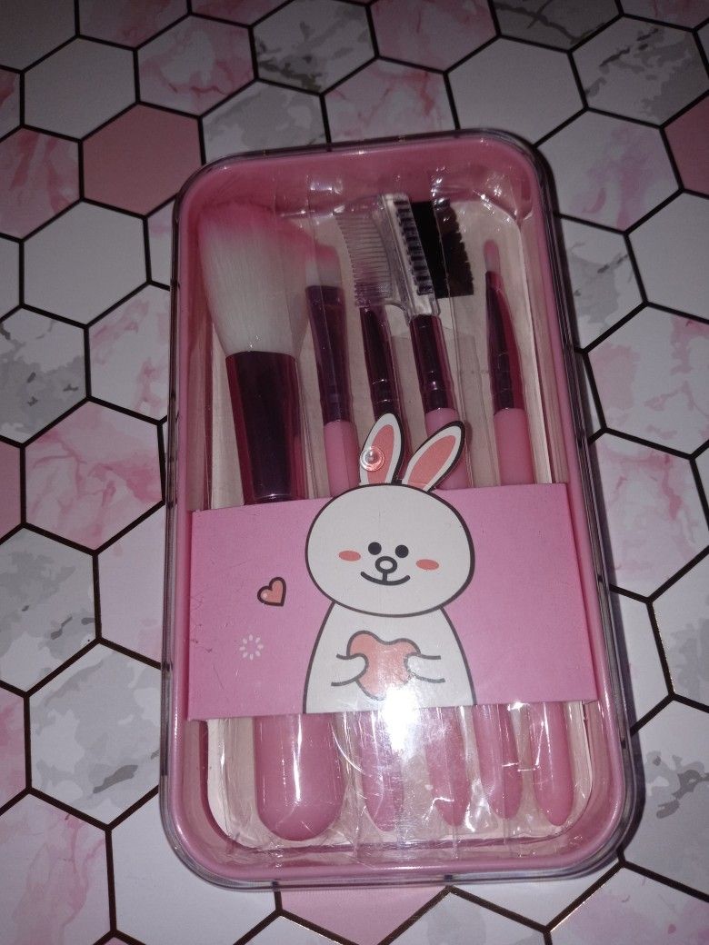 New Makeup Brushes