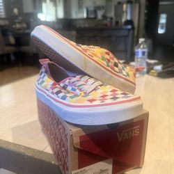 Girl multicolor size 2.5 girl vans