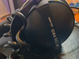 Beyerdynamic DT 770 Pro 250 Ohm Studio Headphones – Clean Working Condition