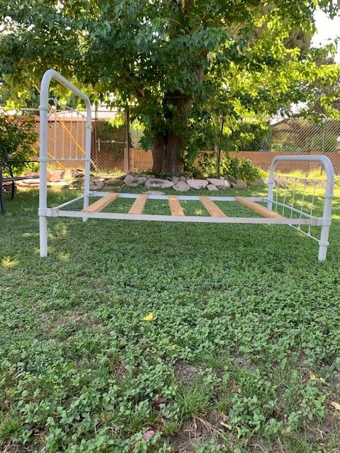 Vintage Decorative Bedframe, Full