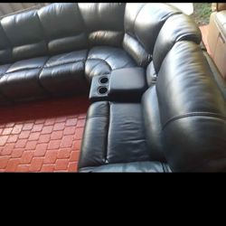 SECTIONAL GENUINE LEATHER RECLINER ELECTRIC BLACK COLOR.. DELIVERY SERVICE AVAILABLE 🚚💥🚚✅