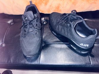 Black air Sneakers size (9)