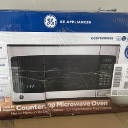 GE 1.1 Cu. Ft. Capacity Countertop Microwave Oven