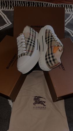 BURBERRY MEN AND WOMEN SHOES