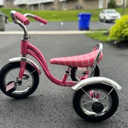 Kids Schwinn Lil Sting-Ray Tricycle-Classic Banana Seat.