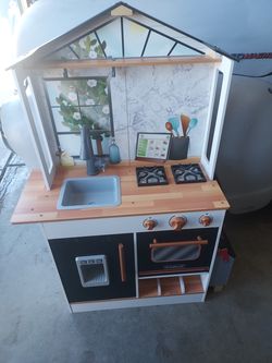 Kids Play Kitchen