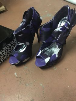 Shoes size 7.5