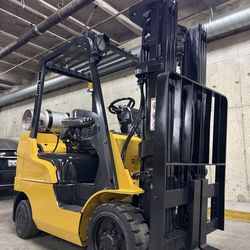 CAT forklift latest model for sale 5000 lb, 3 stage, side shift , fingertip controls