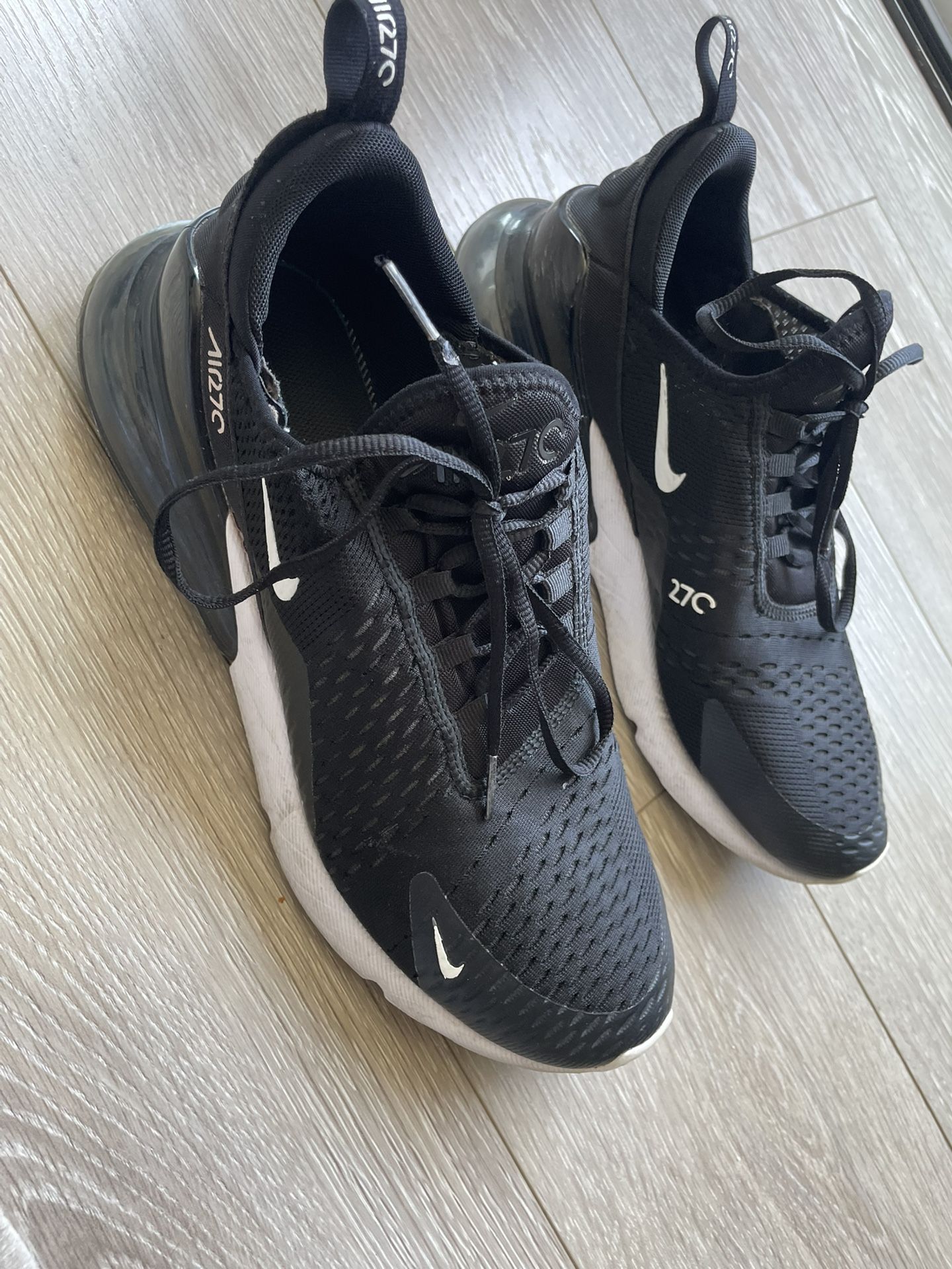 Nikes shoes 