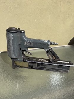 Senco 1” crown lathing staple gun