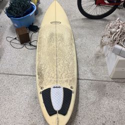 7’8 Midlength surfboard