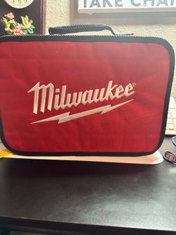 MILWAUKEE DRILL NEW ALL INCLUDED