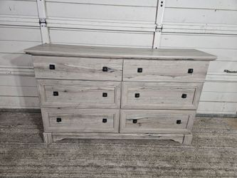 6-Drawer Dresser, Good Conditions 👍, Gray Color, Measurement: W 58" × D 16" × H  33.5"