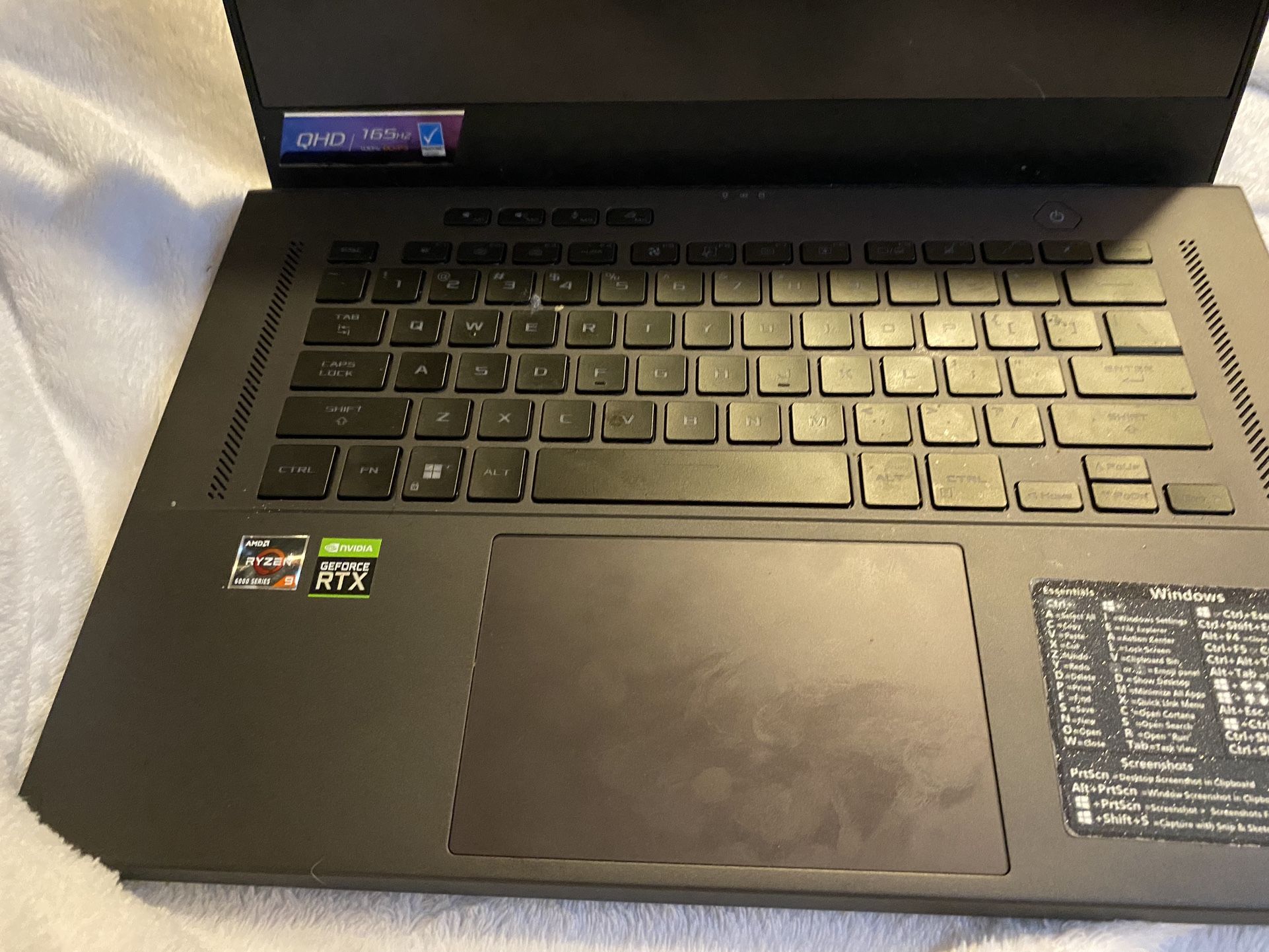 AZUS Rog ZEPHYRUS15.6