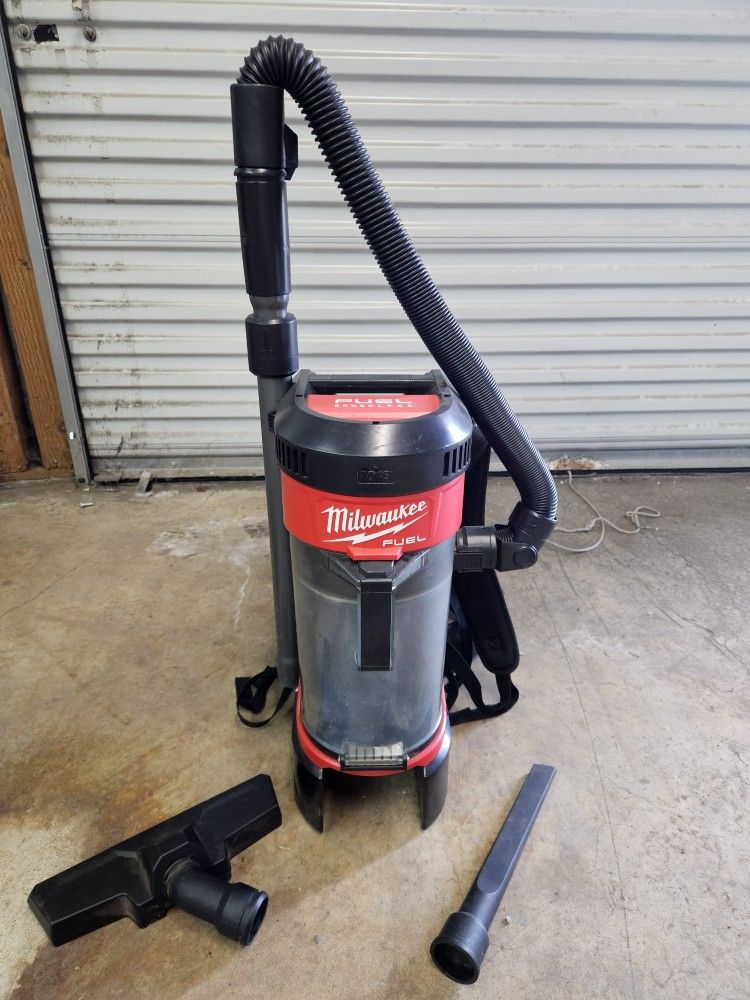 Milwaukee Fuel M18 Vacuum