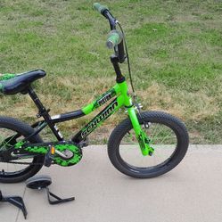 16" Kids Boys Bike Piston Schwinn with Training Wheels
