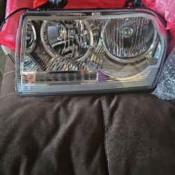 2005 To 2010 Chrysler 300 LED Headlights... Brand New...Doesn't Fit My Car