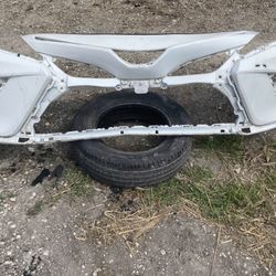 2018 - 2020 WHITE TOYOTA CAMRY SE XSE FRONT BUMPER 52119-06E20 OEM DD81 
