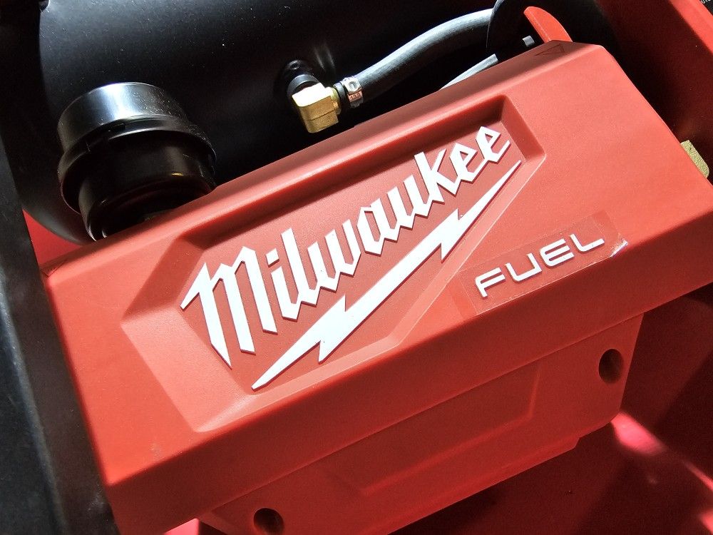 Milwaukee M18 Air Compressor
