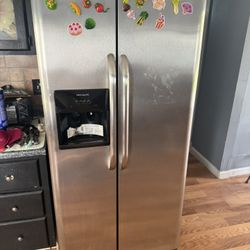 Refrigerator 