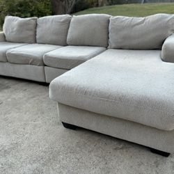 *FREE DELIVERY* Ashley Furniture 4 Seater Sectional 