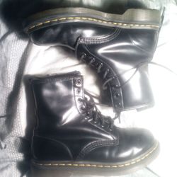 Dr. Martens 1460W Smooth, Shiny Black Leather Size 8 Women