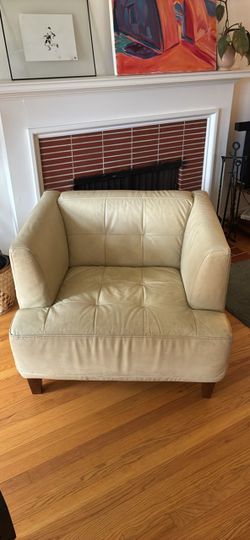 Off-white/cream Club Chair