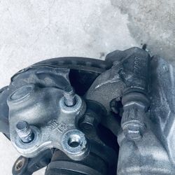 2018 toyota corolla front calipers