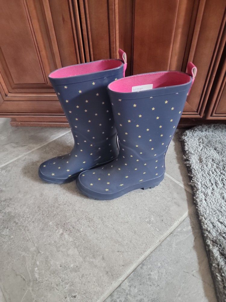 Rain Boots Great Condition. Size 2 Youth