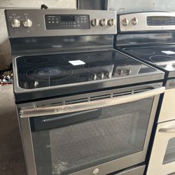 GE Gray Glasstop Electric Stove 