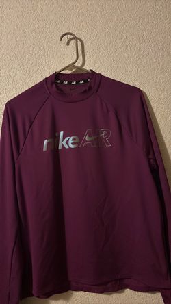 Nike Longsleeves Women’s Size Medium