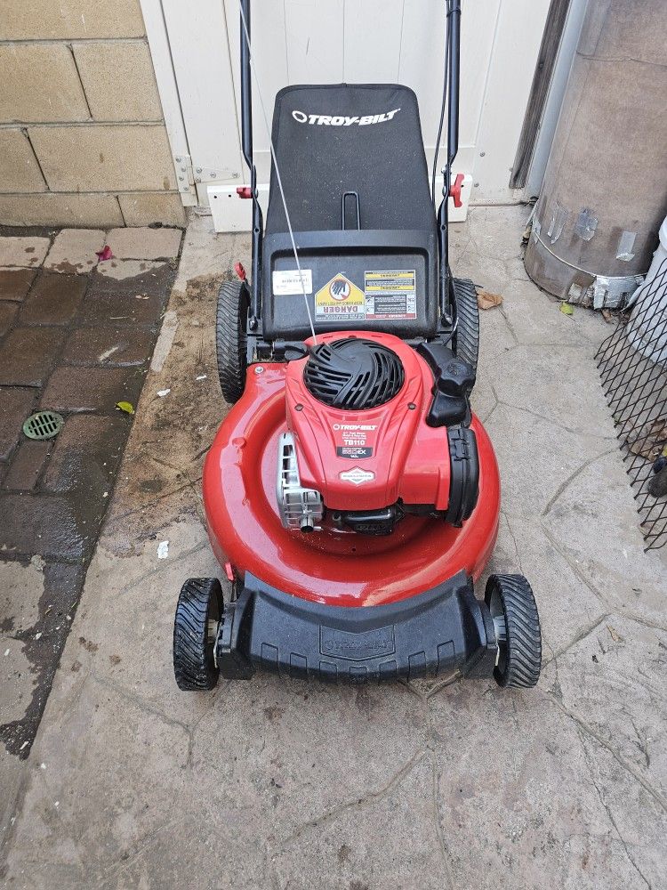 TroyBilt B&S 550Ex 140Cc 2N1 Lawn Mower, Bag/Mulch for Sale in