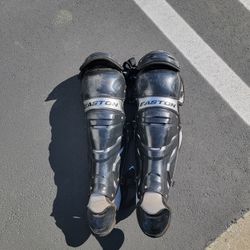 Catcher Leg /chin Guards