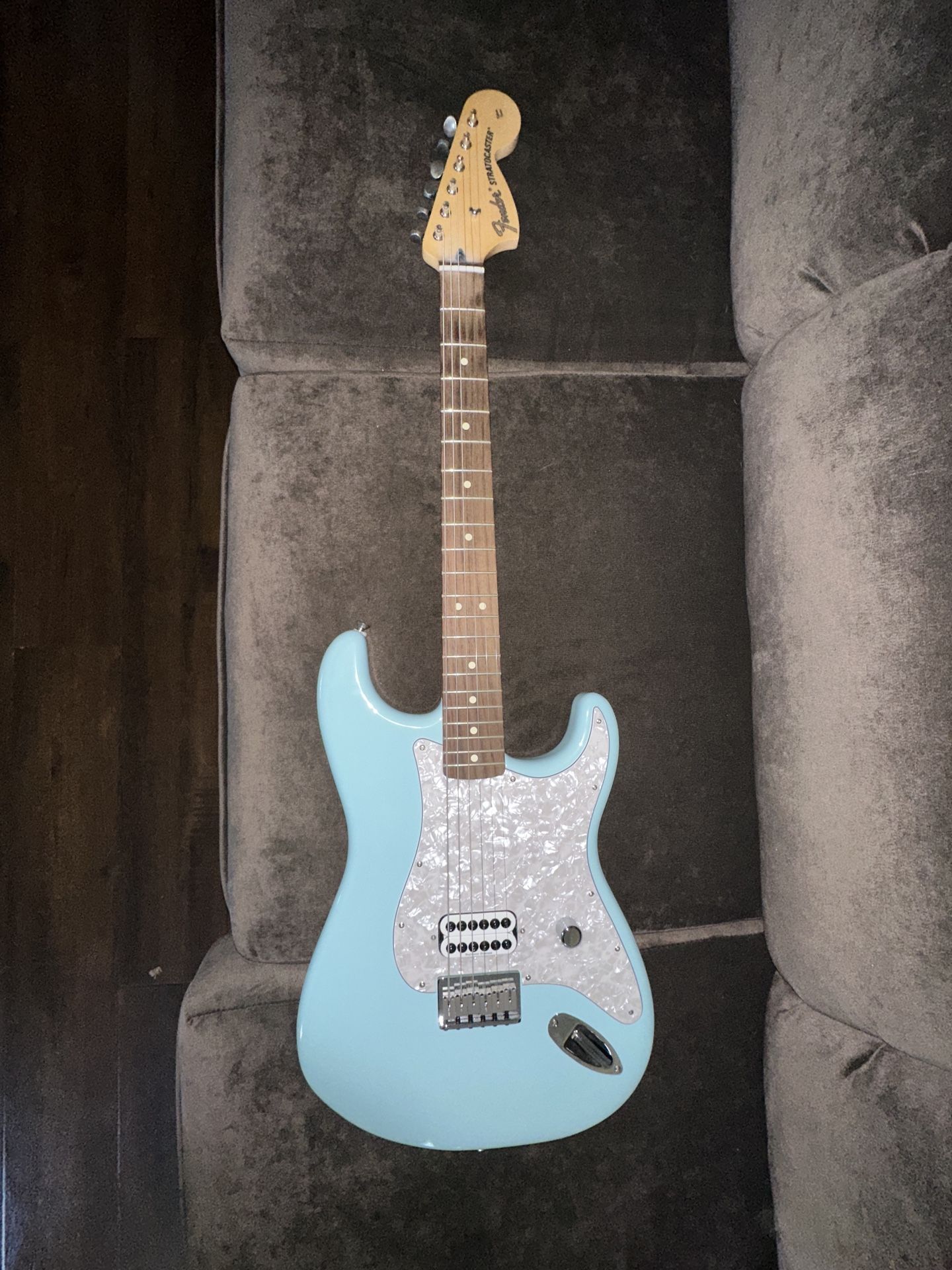 Tom DeLonge Stratocaster 2023 ReIssue Daphne Blue