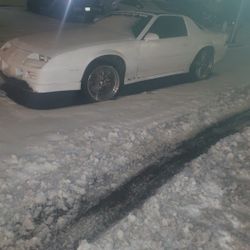 88 Chevy IROC Camaro 5 Speed Stick With T Tops