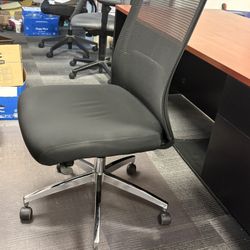 FREE DESK CHAIR *PICKUP ASAP*