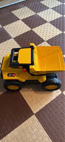 CAT Dump Truck