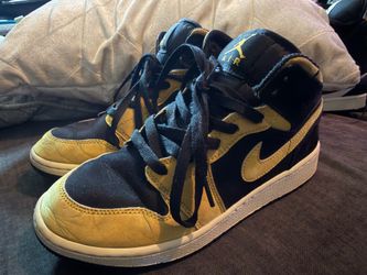 Kids Nike Air Jordan 1 Mid